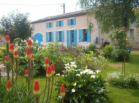 Maison D'Hotes La Chabanaise - Marais Poitevin Cramchaban Exterior photo